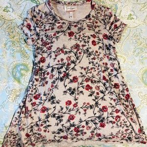 Side-slit nursing tee